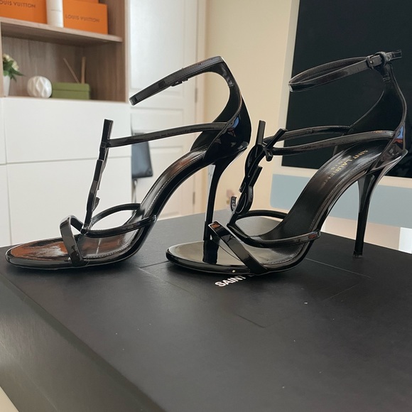 Cassandra Sandals in Patent Leather - Picture 3 of 6